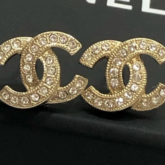 CHANEL CC Logos Rhinestone Stud Earrings Gold Tone F20V Auth w/Box #1959 - Picture 1 of 9